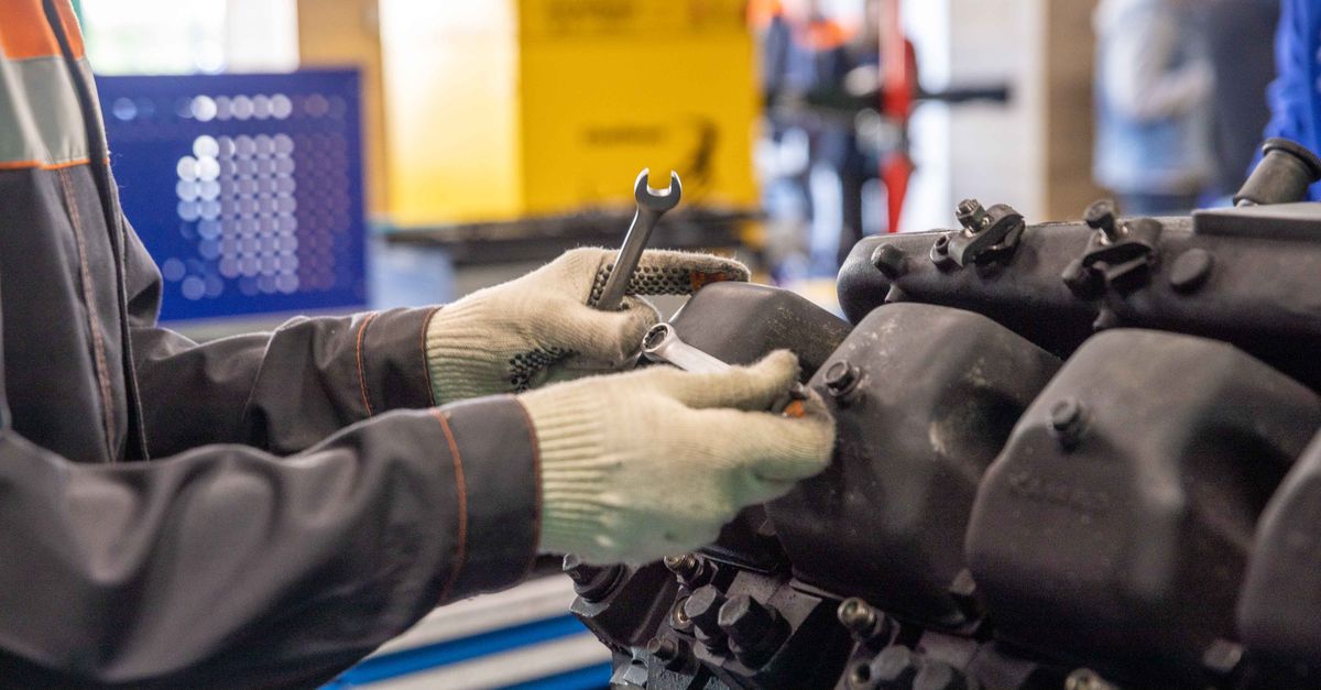 car key cutting machine — Manhasset Locksmith