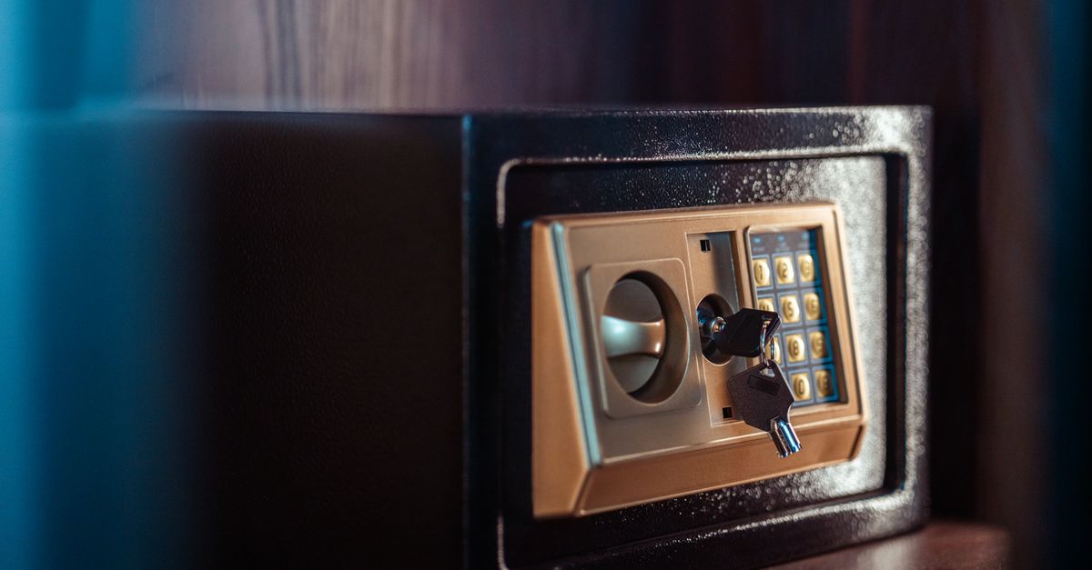 front door lock key — Manhasset Locksmith