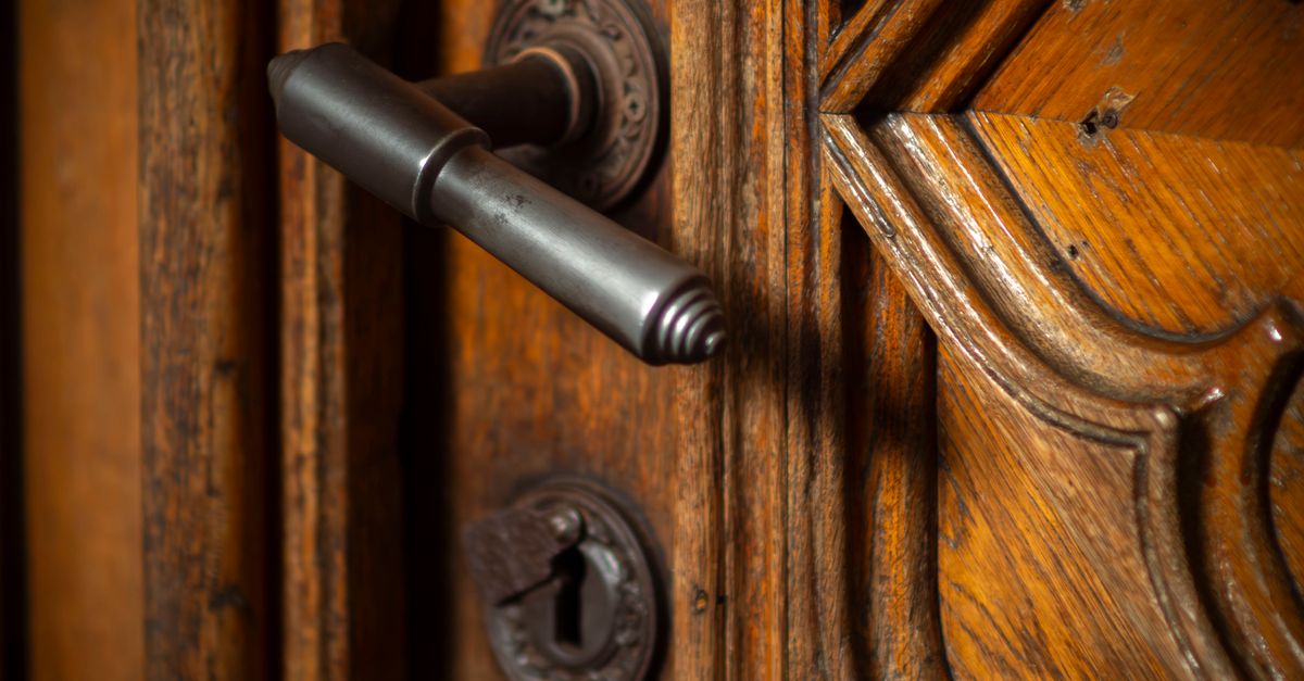 home security lock door — Manhasset Locksmith