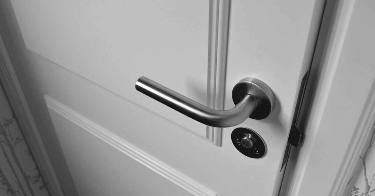 front door lock key — Manhasset Locksmith